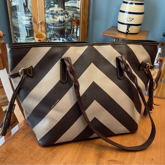Dooney & Bourke Brown Tan Chevron Bailey Tote - Picture 2 of 14
